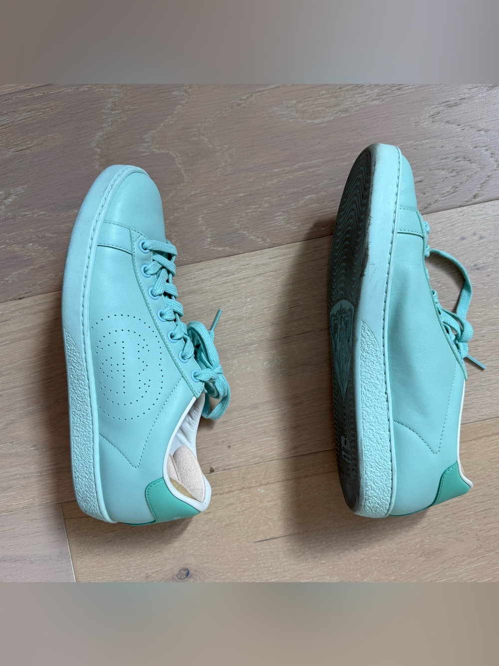 Gucci Women’s Mint Green Leather Lace-Up Sneakers